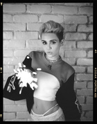 Miley Cyrus : miley-cyrus-1377798626.jpg