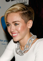 Miley Cyrus : miley-cyrus-1381334045.jpg