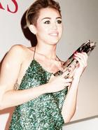 Miley Cyrus : miley-cyrus-1382574335.jpg