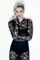 Miley Cyrus : miley-cyrus-1383083539.jpg