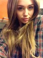 Miley Cyrus : miley-cyrus-1383155336.jpg