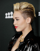 Miley Cyrus : miley-cyrus-1383933046.jpg