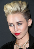 Miley Cyrus : miley-cyrus-1383933070.jpg