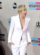 Miley Cyrus : miley-cyrus-1385404450.jpg