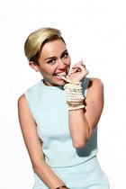 Miley Cyrus : miley-cyrus-1386763862.jpg