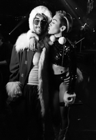 Miley Cyrus : miley-cyrus-1387071008.jpg