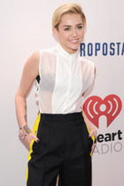 Miley Cyrus : miley-cyrus-1387071084.jpg