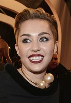 Miley Cyrus : miley-cyrus-1388761049.jpg