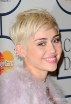 Miley Cyrus : miley-cyrus-1391011462.jpg