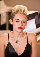 Miley Cyrus : miley-cyrus-1394133484.jpg