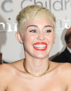 Miley Cyrus : miley-cyrus-1397957508.jpg