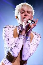 Miley Cyrus : miley-cyrus-1402759742.jpg