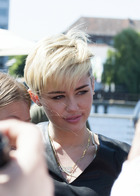 Miley Cyrus : miley-cyrus-1403712805.jpg