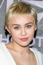 Miley Cyrus : miley-cyrus-1423247425.jpg