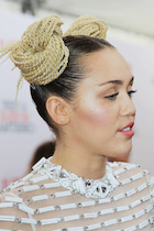 Miley Cyrus : miley-cyrus-1453031317.jpg