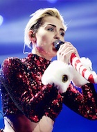 Miley Cyrus : miley-cyrus-1483294160.jpg