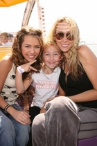 Miley Cyrus : miley_cyrus_1171036112.jpg