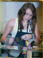 Miley Cyrus : miley_cyrus_1251706030.jpg