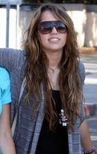 Miley Cyrus : miley_cyrus_1256074247.jpg