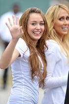 Miley Cyrus : miley_cyrus_1262896965.jpg