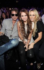 Miley Cyrus : miley_cyrus_1269803474.jpg