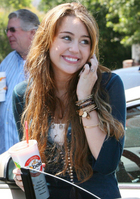 Miley Cyrus : miley_cyrus_1273206486.jpg