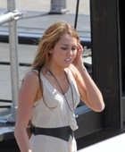 Miley Cyrus : miley_cyrus_1276186111.jpg