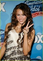Miley Cyrus : miley_cyrus_1277086386.jpg