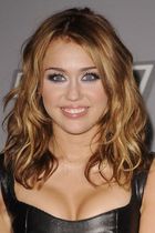 Miley Cyrus : miley_cyrus_1277236492.jpg