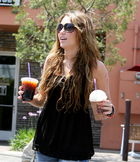 Miley Cyrus : miley_cyrus_1279015393.jpg