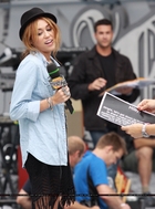 Miley Cyrus : miley_cyrus_1284243018.jpg