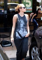 Miley Cyrus : miley_cyrus_1290458840.jpg