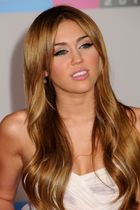 Miley Cyrus : miley_cyrus_1290966251.jpg