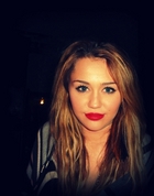 Miley Cyrus : miley_cyrus_1292604816.jpg