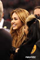 Miley Cyrus : miley_cyrus_1292784296.jpg