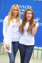 Miley Cyrus : miley_cyrus_1292812735.jpg