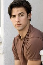 Milo Ventimiglia : milo-ventimiglia-1340500444.jpg