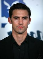 Milo Ventimiglia : milo_ventimiglia_1302030679.jpg