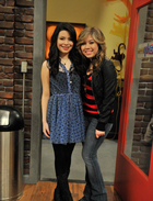 Miranda Cosgrove : miranda-cosgrove-1336980300.jpg