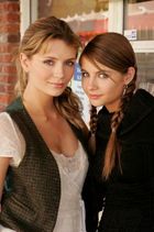 Mischa Barton : TI4U_u1178553944.jpg