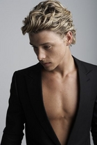 Mitch Hewer : mitch_hewer_1208619949.jpg