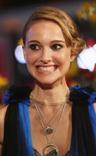 Natalie Portman : natalie-portman-1427139308.jpg