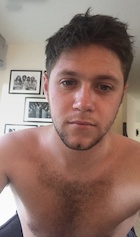 Niall Horan : niall-horan-1512453907.jpg