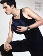 Nicholas Hoult : TI4U_u1149095180.jpg