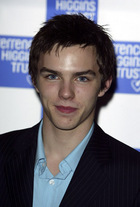 Nicholas Hoult : TI4U_u1151619075.jpg