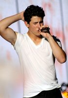 Nick Jonas : nick-jonas-1323832628.jpg