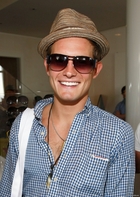 Nico Tortorella : nicotortorella_1273270743.jpg