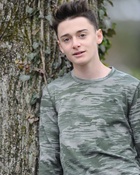 Noah Schnapp : noah-schnapp-1616540500.jpg