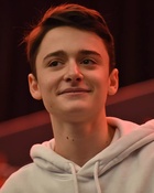 Noah Schnapp : noah-schnapp-1630698227.jpg