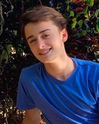 Noah Schnapp : noah-schnapp-1633297920.jpg